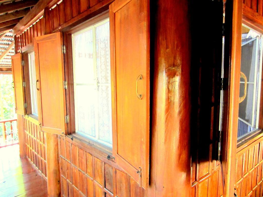 Golden Teak Homestay Mae Rim Eksteriør billede