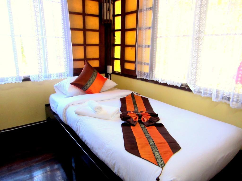 Golden Teak Homestay Mae Rim Eksteriør billede