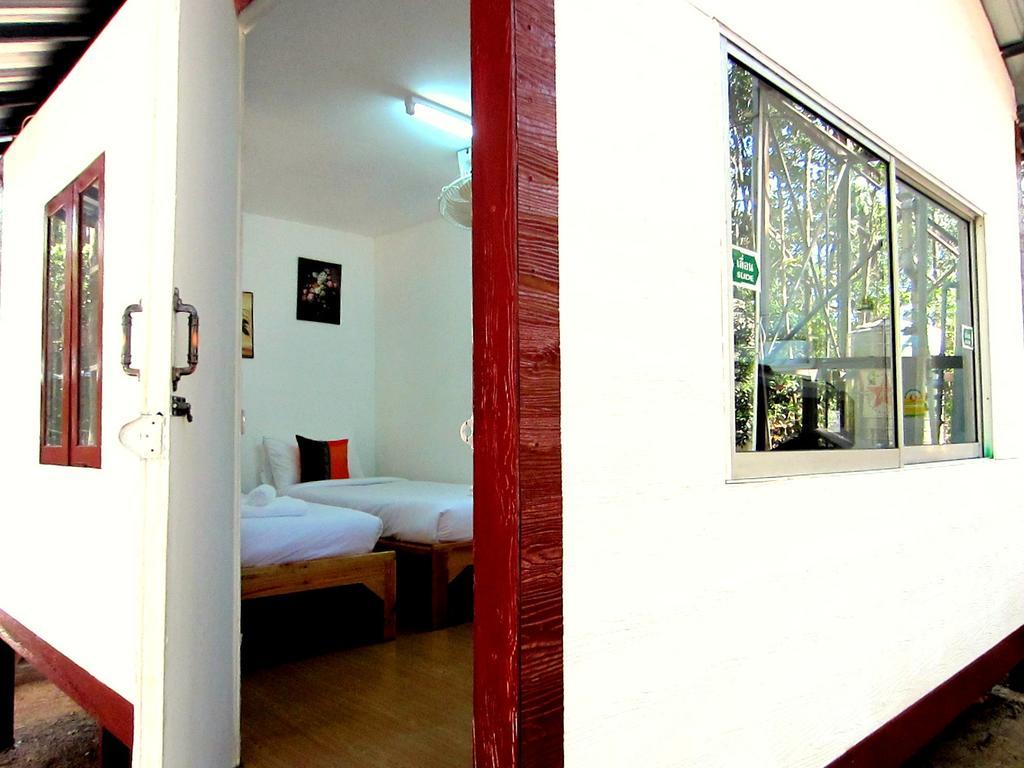 Golden Teak Homestay Mae Rim Eksteriør billede