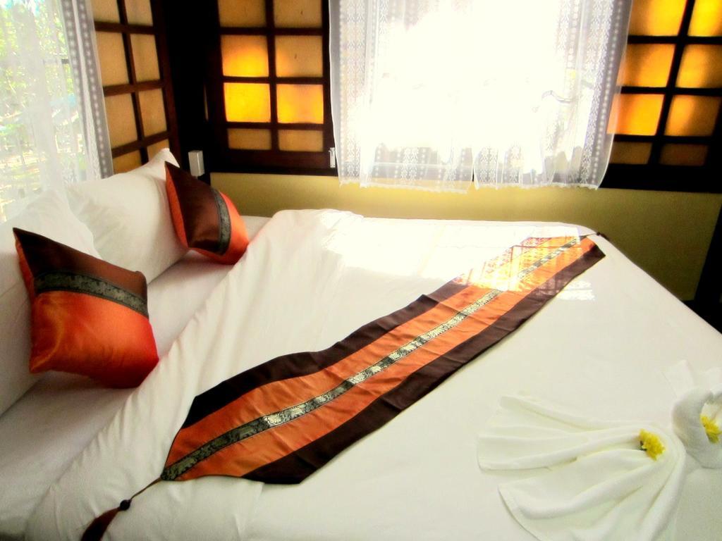 Golden Teak Homestay Mae Rim Eksteriør billede