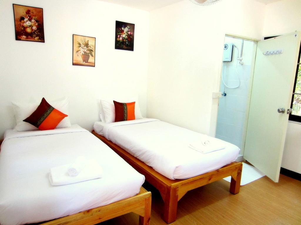 Golden Teak Homestay Mae Rim Eksteriør billede