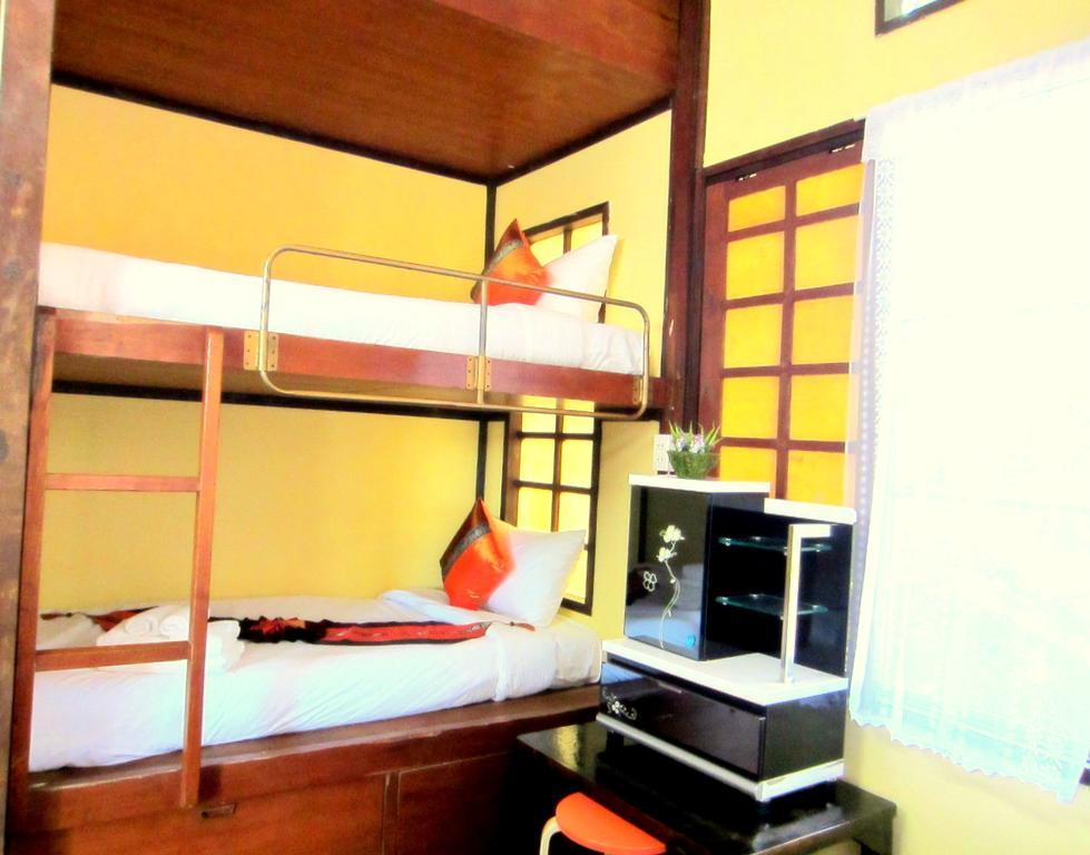 Golden Teak Homestay Mae Rim Eksteriør billede