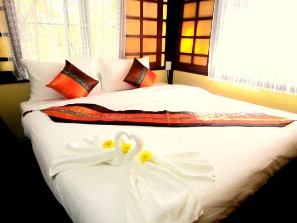 Golden Teak Homestay Mae Rim Eksteriør billede