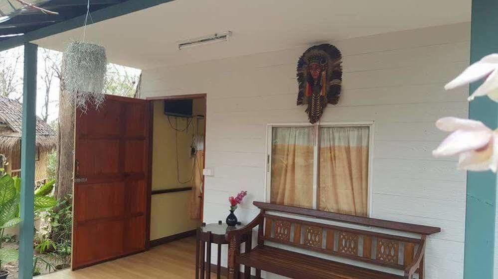 Golden Teak Homestay Mae Rim Eksteriør billede